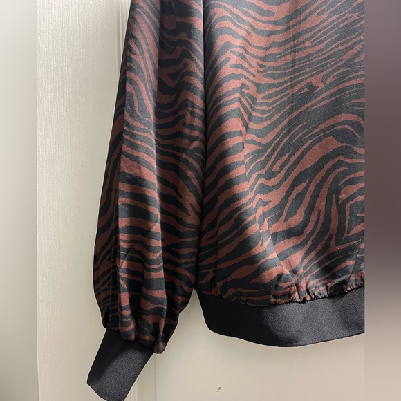 Small, Express brand leopard blouse. - Picture 3 of 3